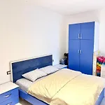 Golden Apartment 1