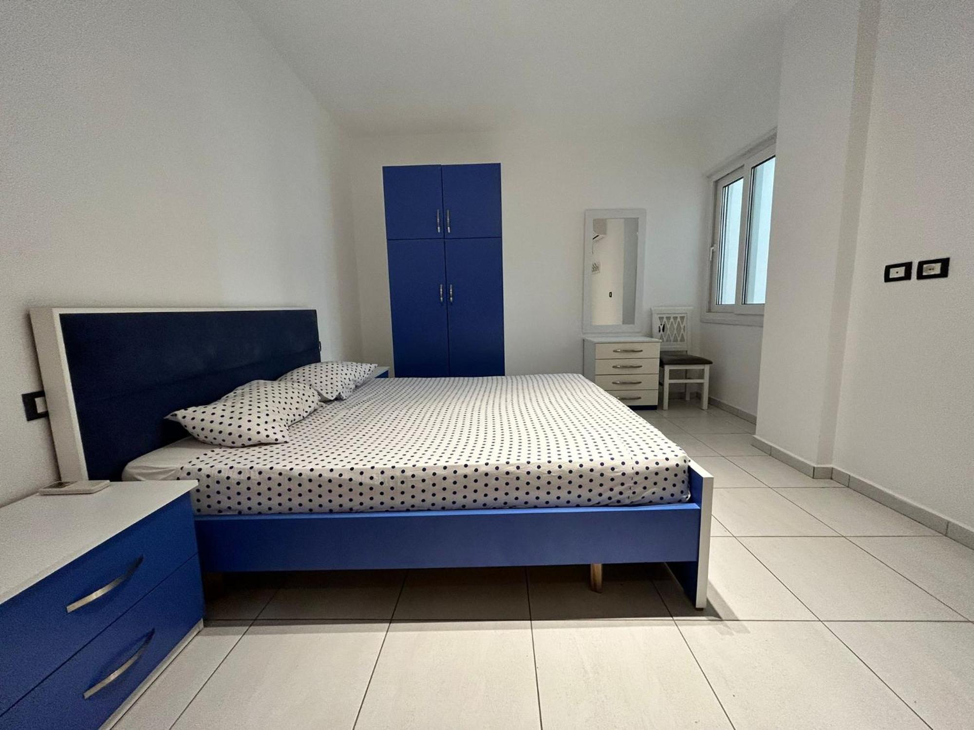 Apartament Golden 1 *