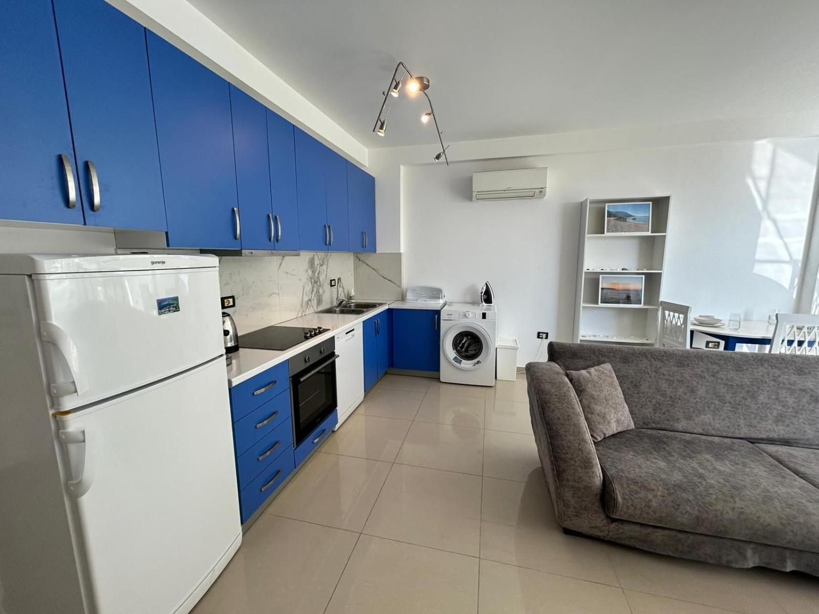 Apartament Golden 1 *